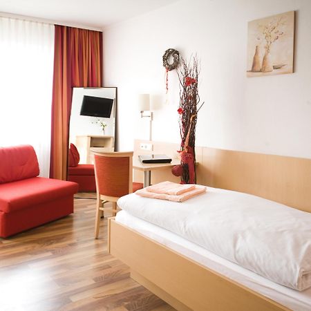 Hotel Gasthof Pension Riebel Etzenricht Exteriör bild